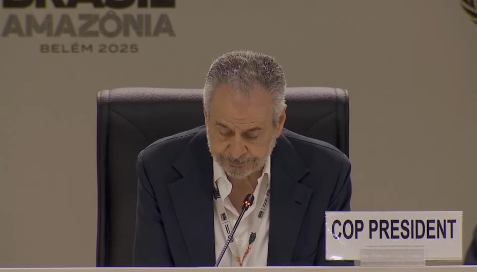 Impasse sobre combustíveis fósseis empurra plenária final da COP30 para sábado