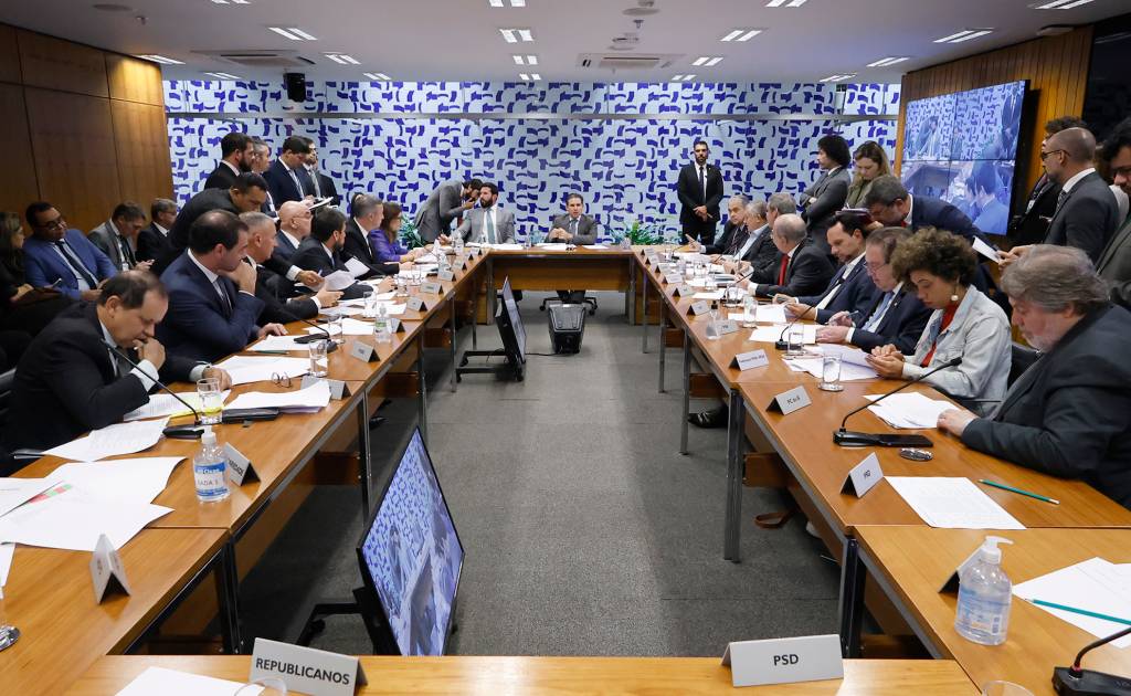 Líderes se reúnem com Motta e decidem votar PL Antifacções na quarta