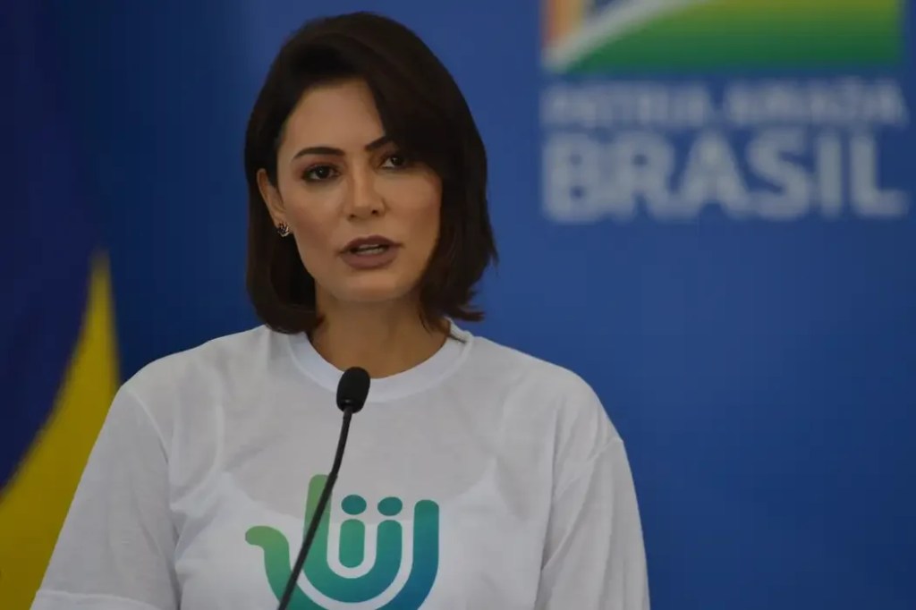 Reação de Michelle Bolsonaro a Ciro Gomes vai além da disputa política interna