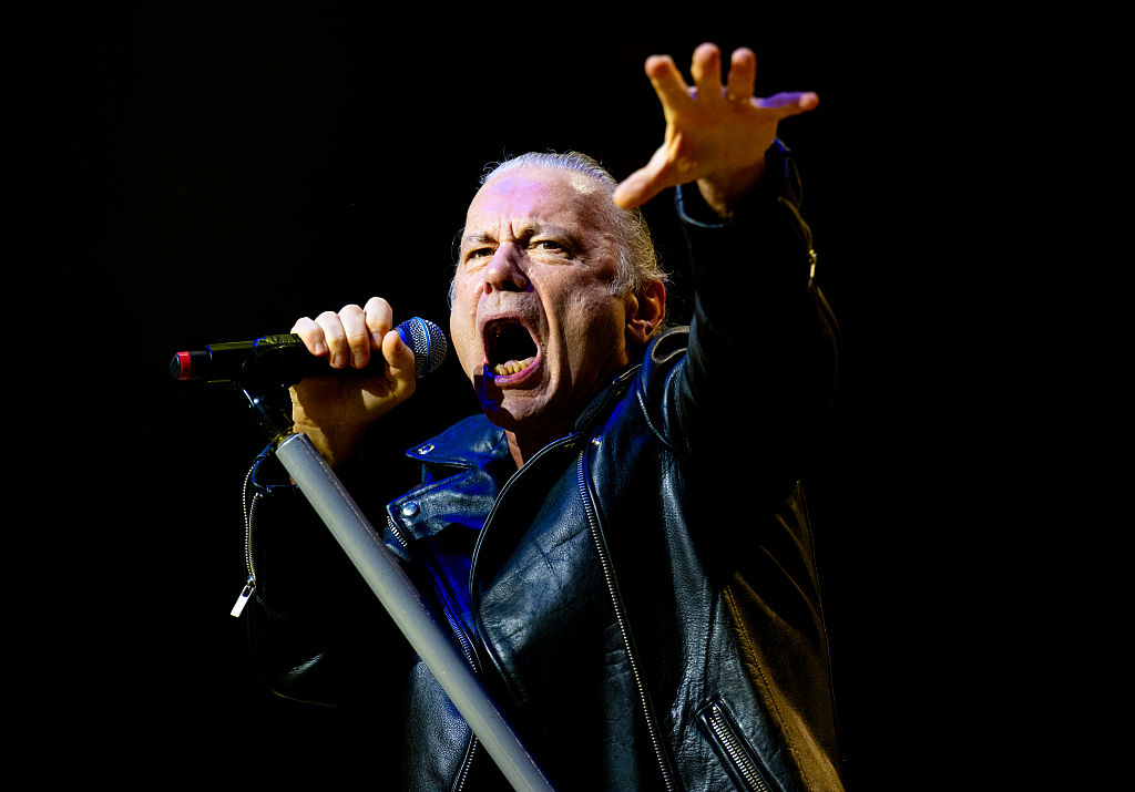 ‘Fear of the Pix’: especialista dá dicas para comprar ingressos de shows com segurança