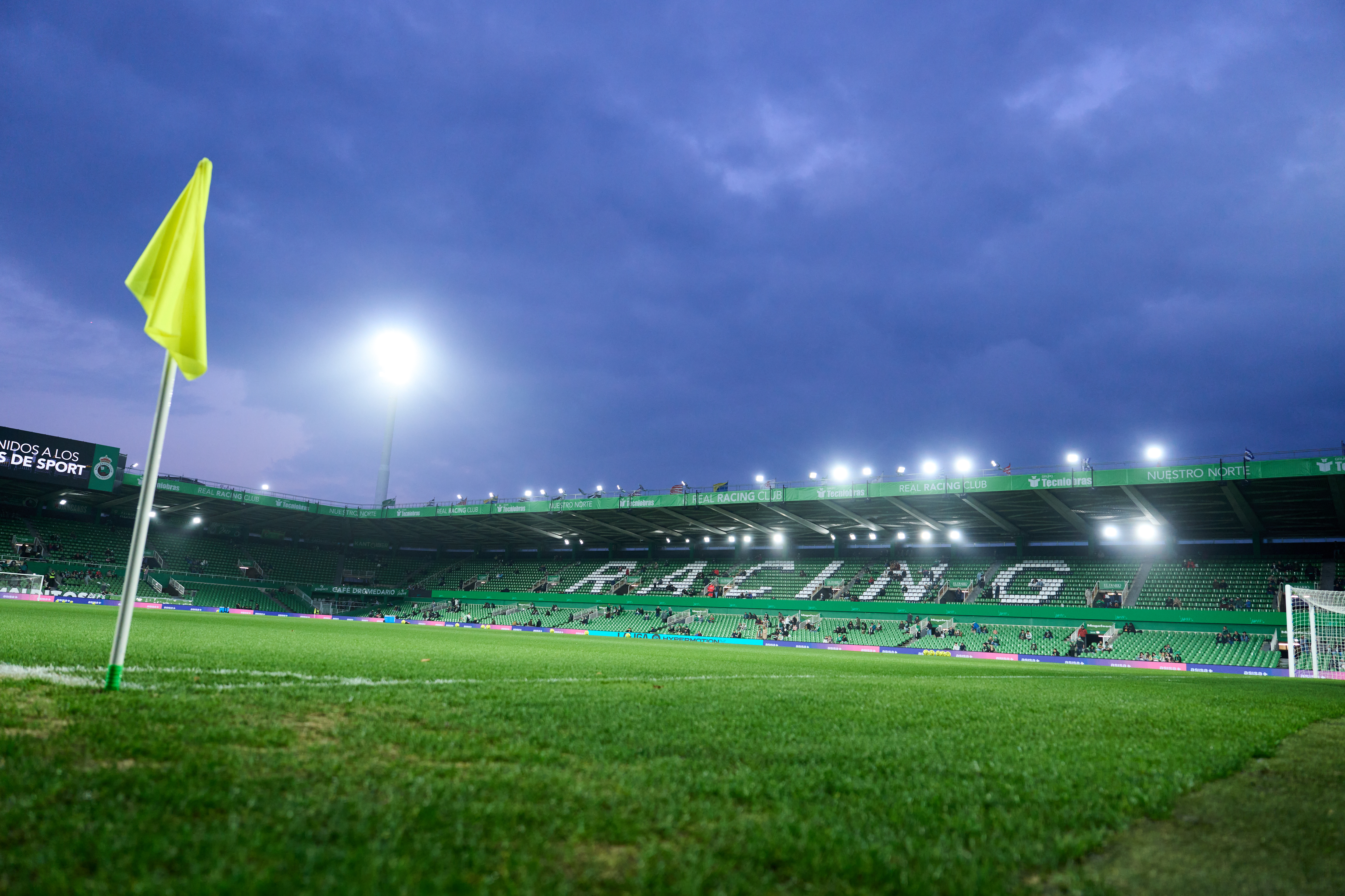 Racing Santander x Barcelona: onde assistir, horário e escalações