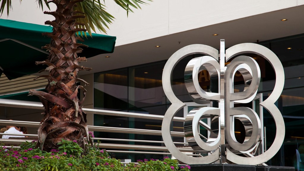 Dona de rede de shoppings no país confirma invasão e acesso a dados de seu app