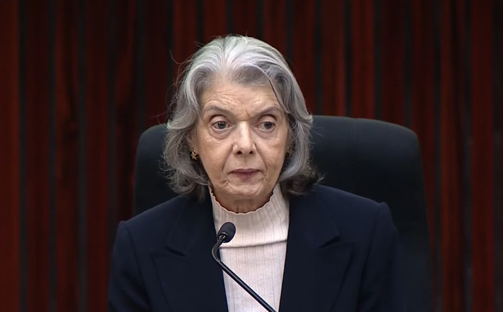Cármen Lúcia diz estar ‘envergonhada’ com crise no STF e pede desculpas ao país
