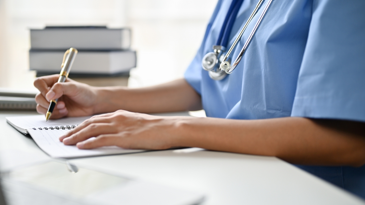 Brasil tem 125 cursos de medicina que só operam por decisão judicial