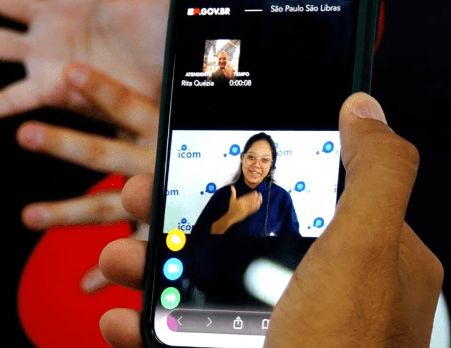 Metrô de SP anuncia recurso para passageiros surdos