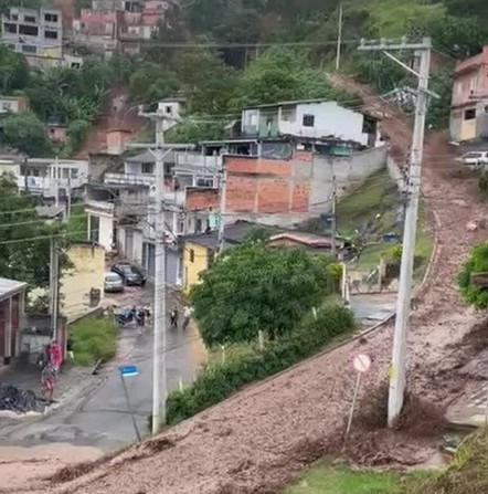 Vídeo: Reservatório da Sabesp rompe e mata uma pessoa em São Paulo