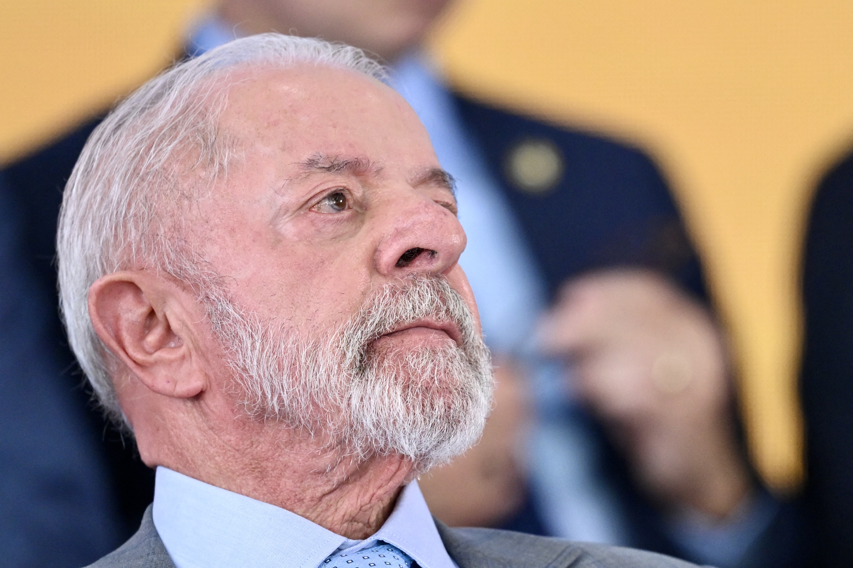 Governo prevê que dívida pública vai acelerar para 86% do PIB em 2027