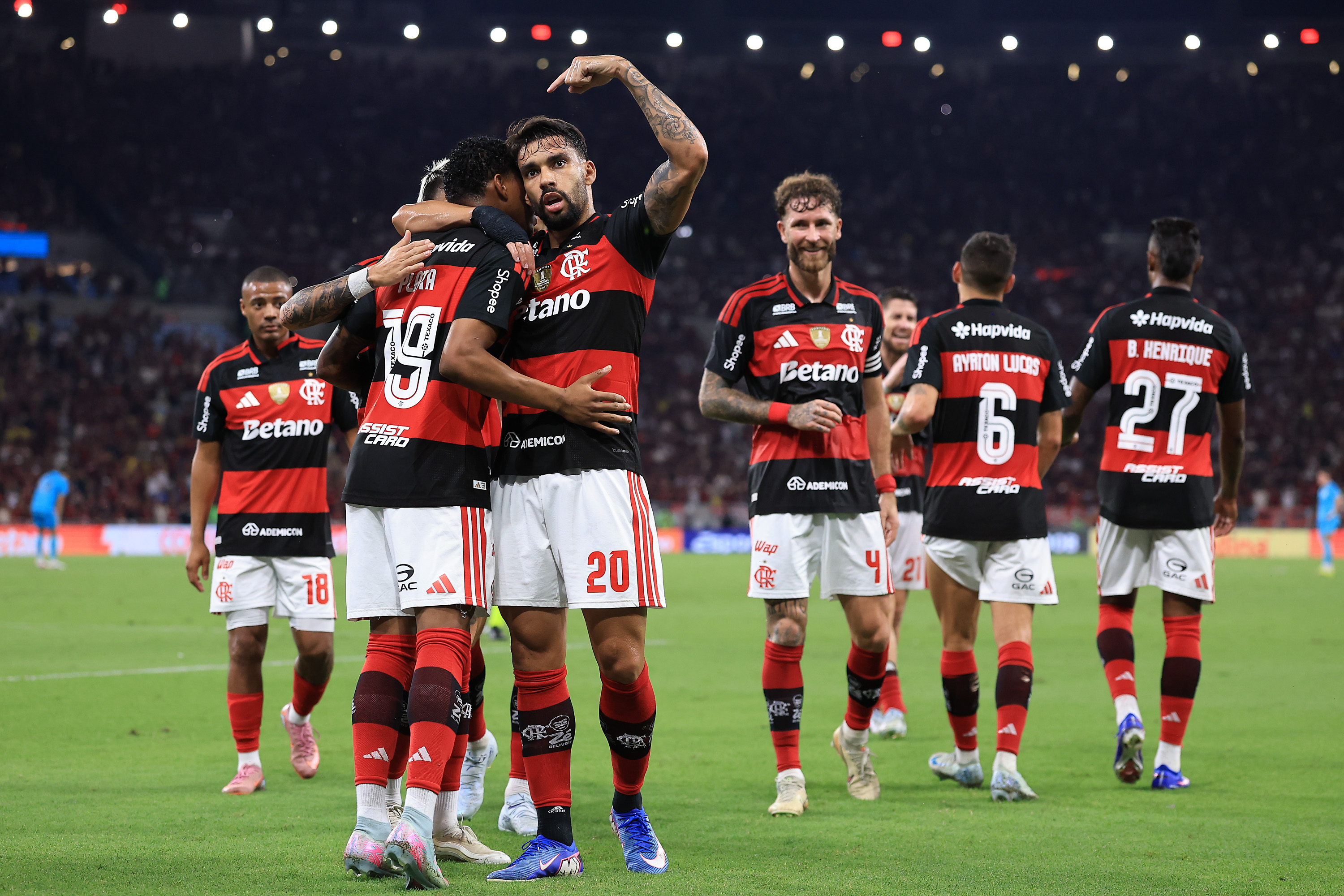Os clubes de futebol que contam com os maiores patrocínios de bets no Brasil