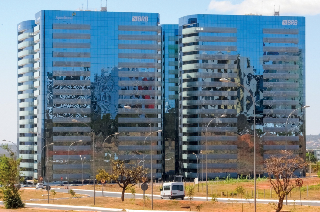 BRB diz que avalia negociação de R$ 6 bilhões com fundos árabes