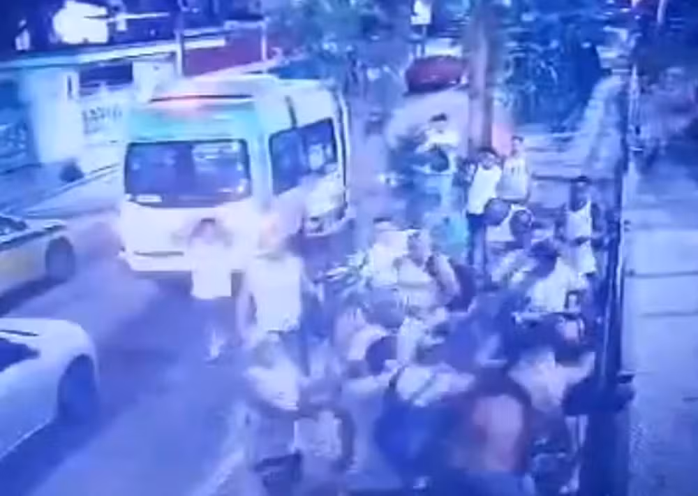 Câmeras de segurança registraram momento da agressão