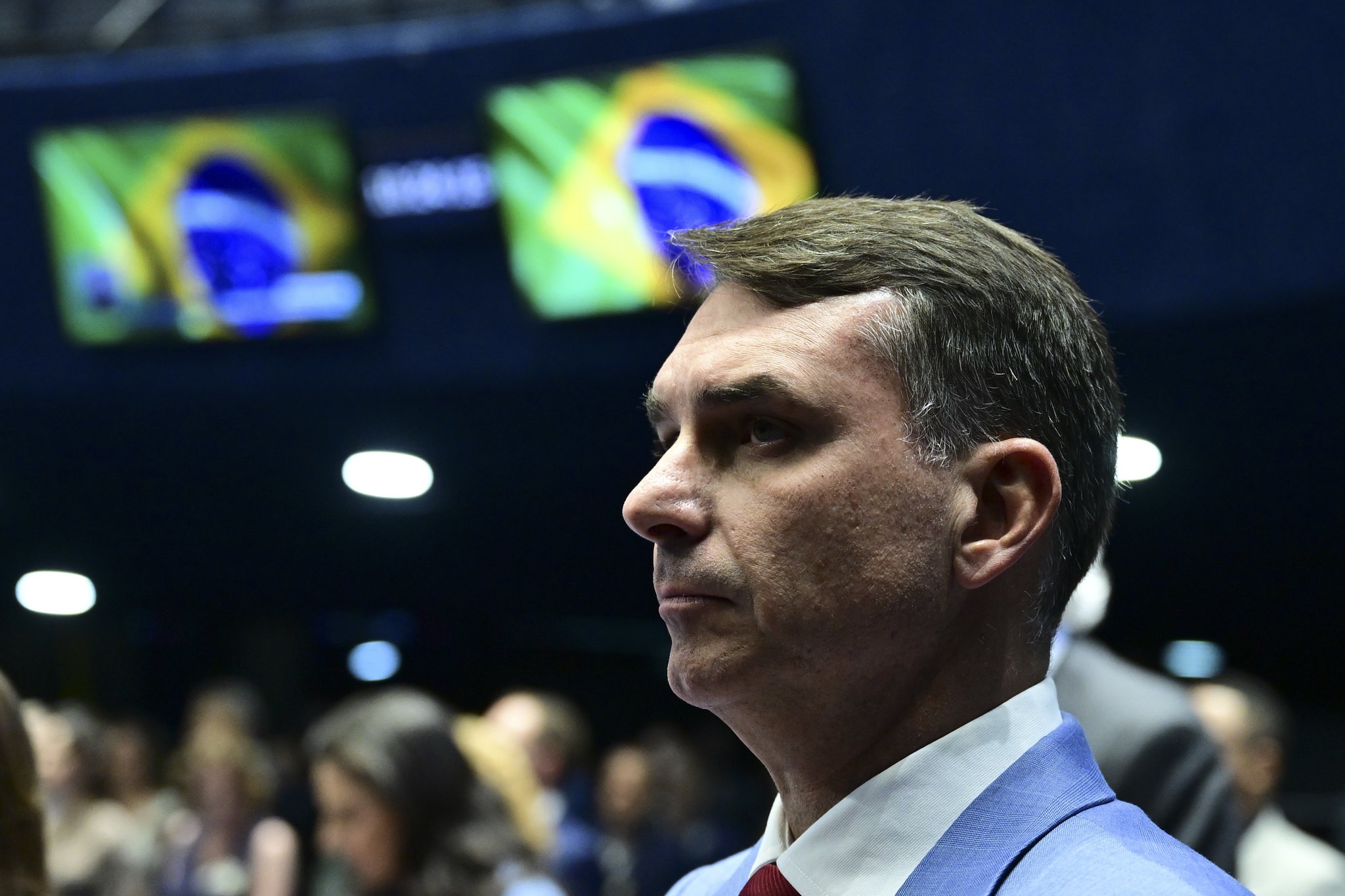 Após mudar versões sobre Vorcaro, Flávio agora diz que não tem ‘nada a esconder’