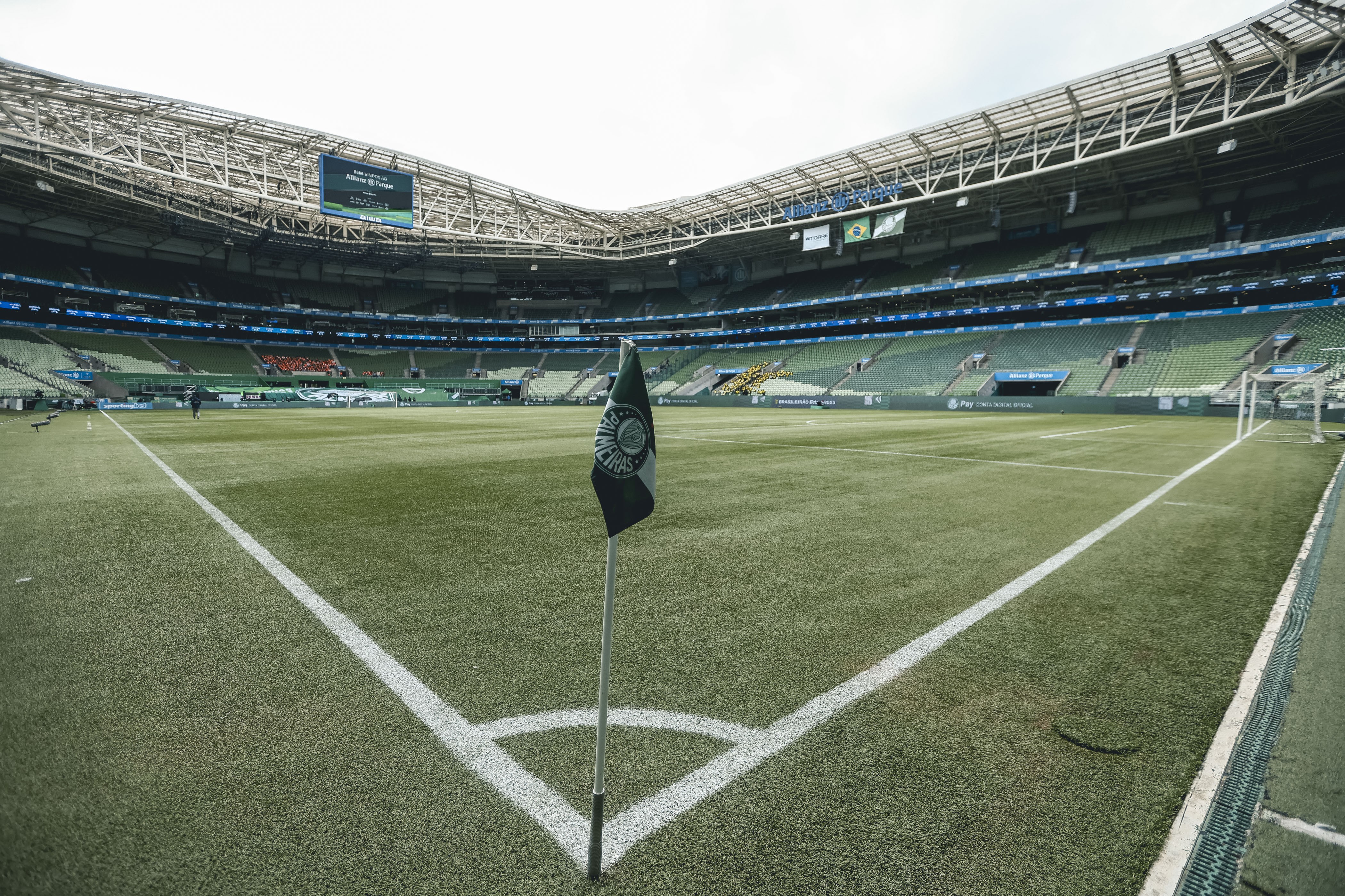 Palmeiras x Corinthians no Brasileirão: onde assistir, horário e escalações
