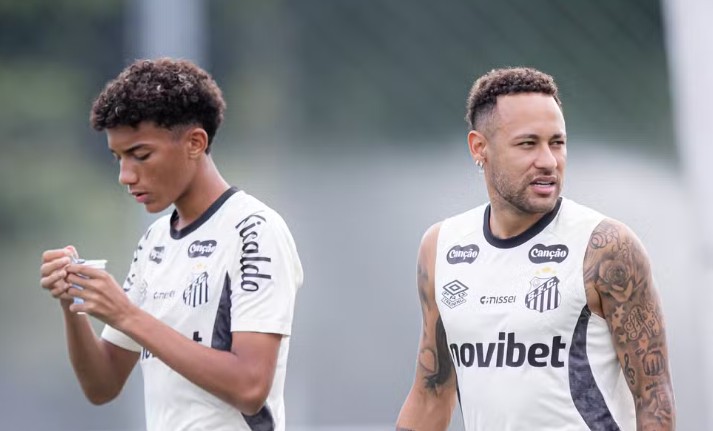 A decisão de Robinho Jr após tapa de Neymar e vaias