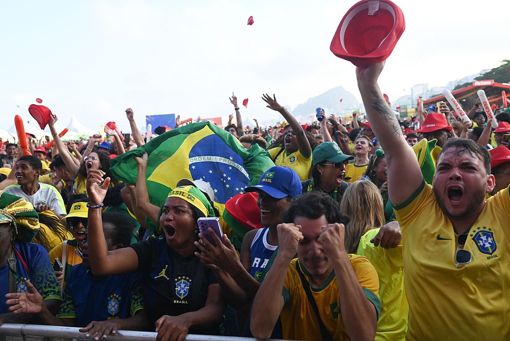 Melhor segunda-feira? Brasil passa; Alemanha e Holanda caem nos pênaltis