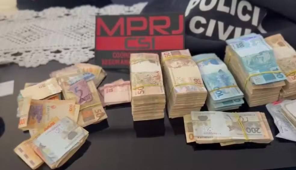 Operação apreende R$ 320 mil em endereços ligados a deputado no Rio