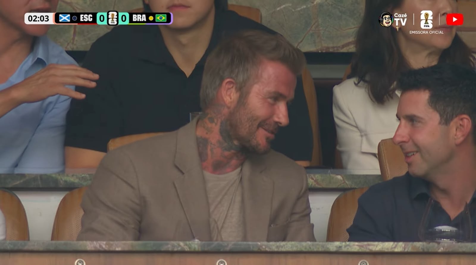 David Beckham prestigia Brasil em partida contra Escócia na Copa