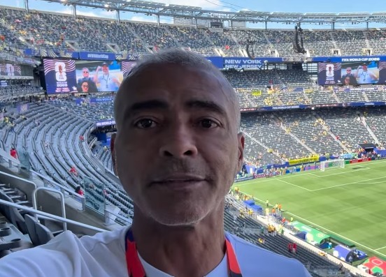O ‘drible’ de Romário no Senado para atuar como comentarista na Copa