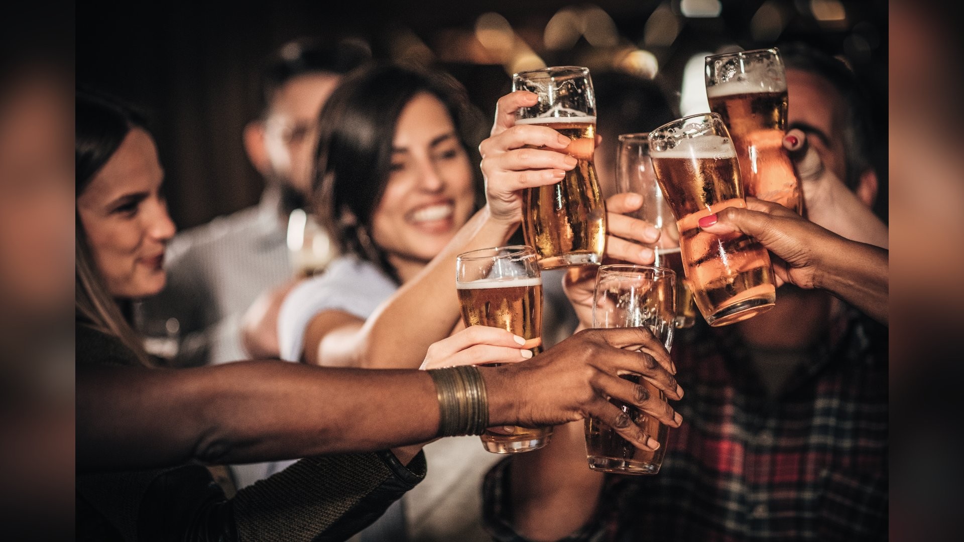 Socialização: com novas versões, a cerveja continua sendo um ritual de grupo