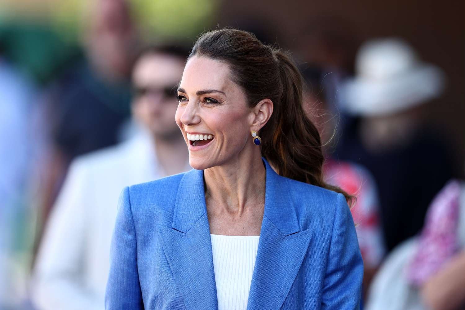 O passeio de Kate Middleton e Charlotte que dividiu os britânicos