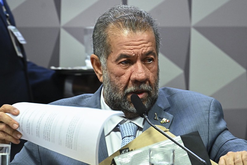 A queixa-crime de Carlos Lupi contra Marcel van Hattem no STF