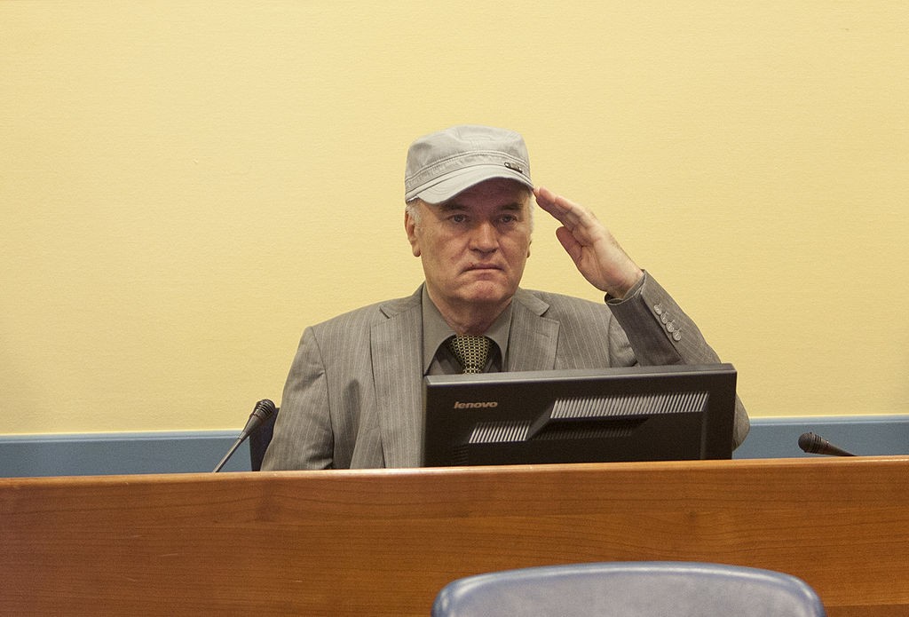 Morre o ‘açougueiro da Bósnia’, ex-chefe militar sérvio condenado por genocídio