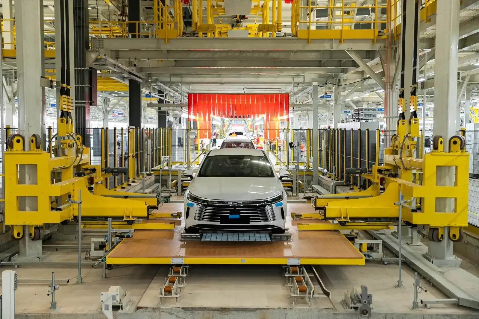 Como vão funcionar os novos projetos de R$ 300 milhões da BYD em parceria com o Galeão