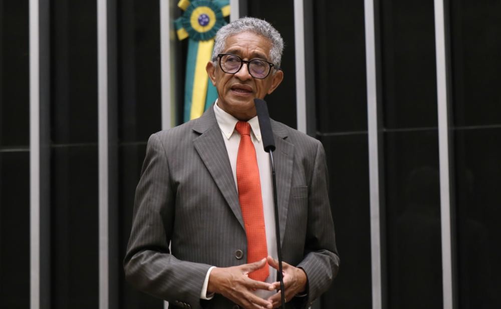Comissão do governo Lula garante bolada de R$ 100 mil a ex-deputado do PT