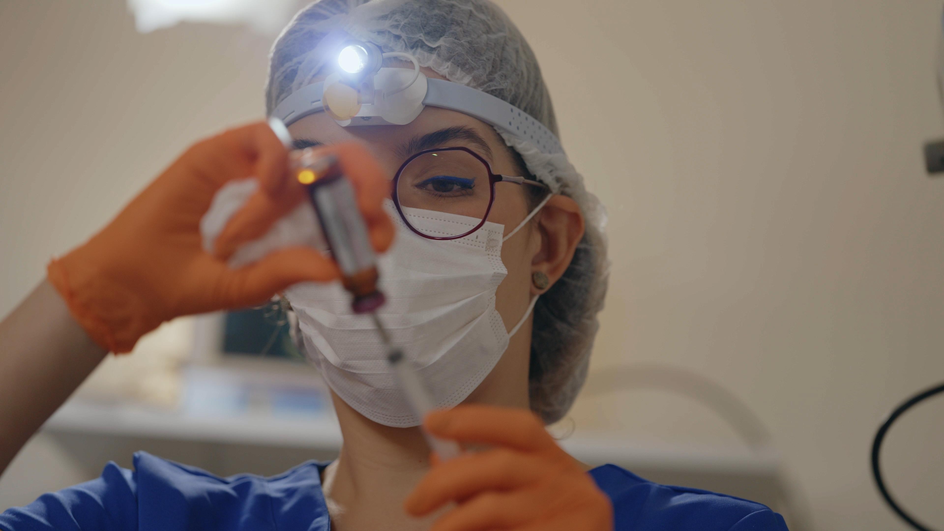 ‘Botox preventivo aos 25 anos é distopia; médico tem que saber dizer não’, diz Brandão, a ‘Rainha do Bisturi’