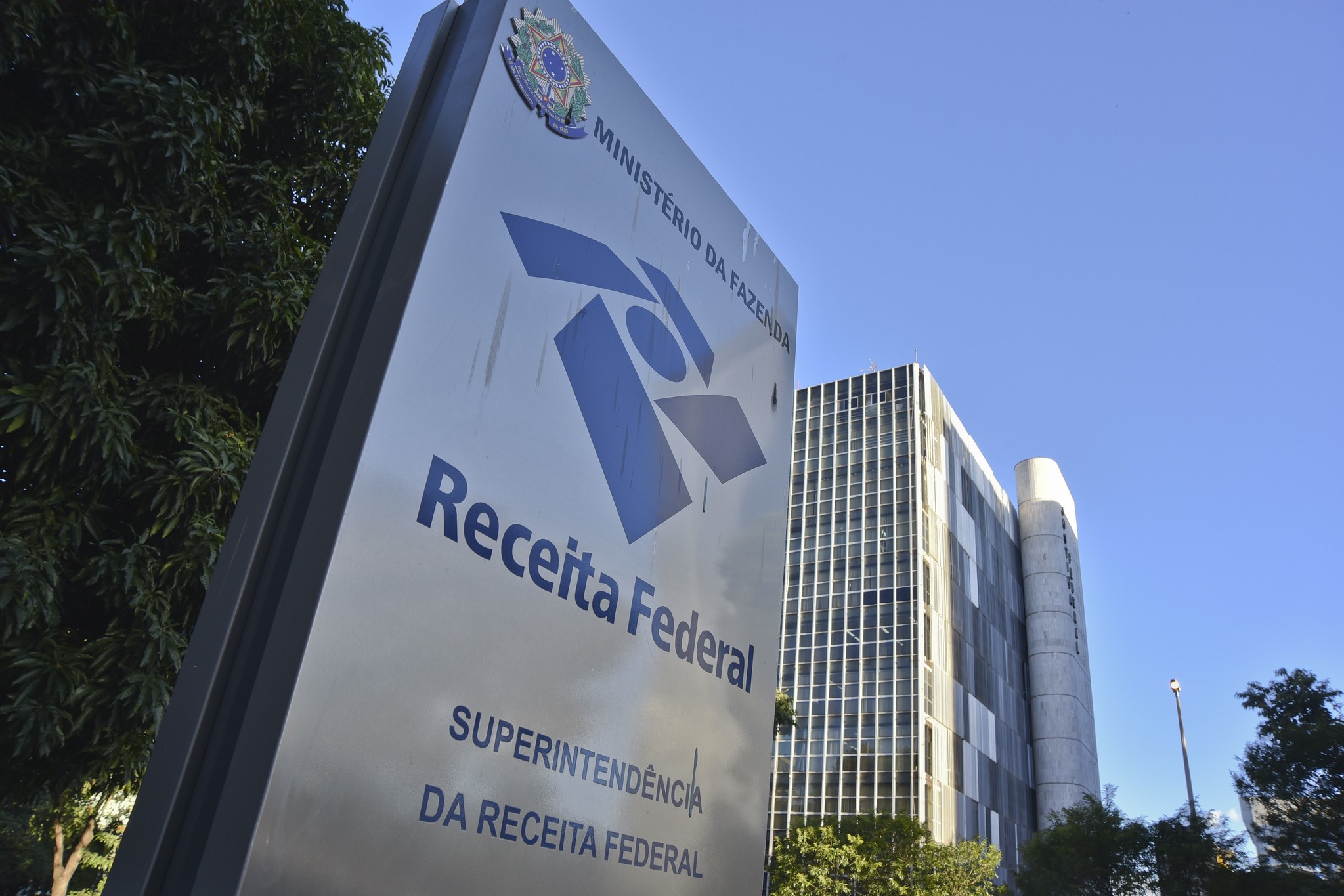 Arrecadação federal bate recorde para setembro e chega a R$ 239 bilhões