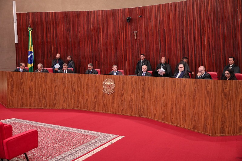 TSE decide derrubar posts com notícia falsa sobre Flávio e Nossa Senhora
