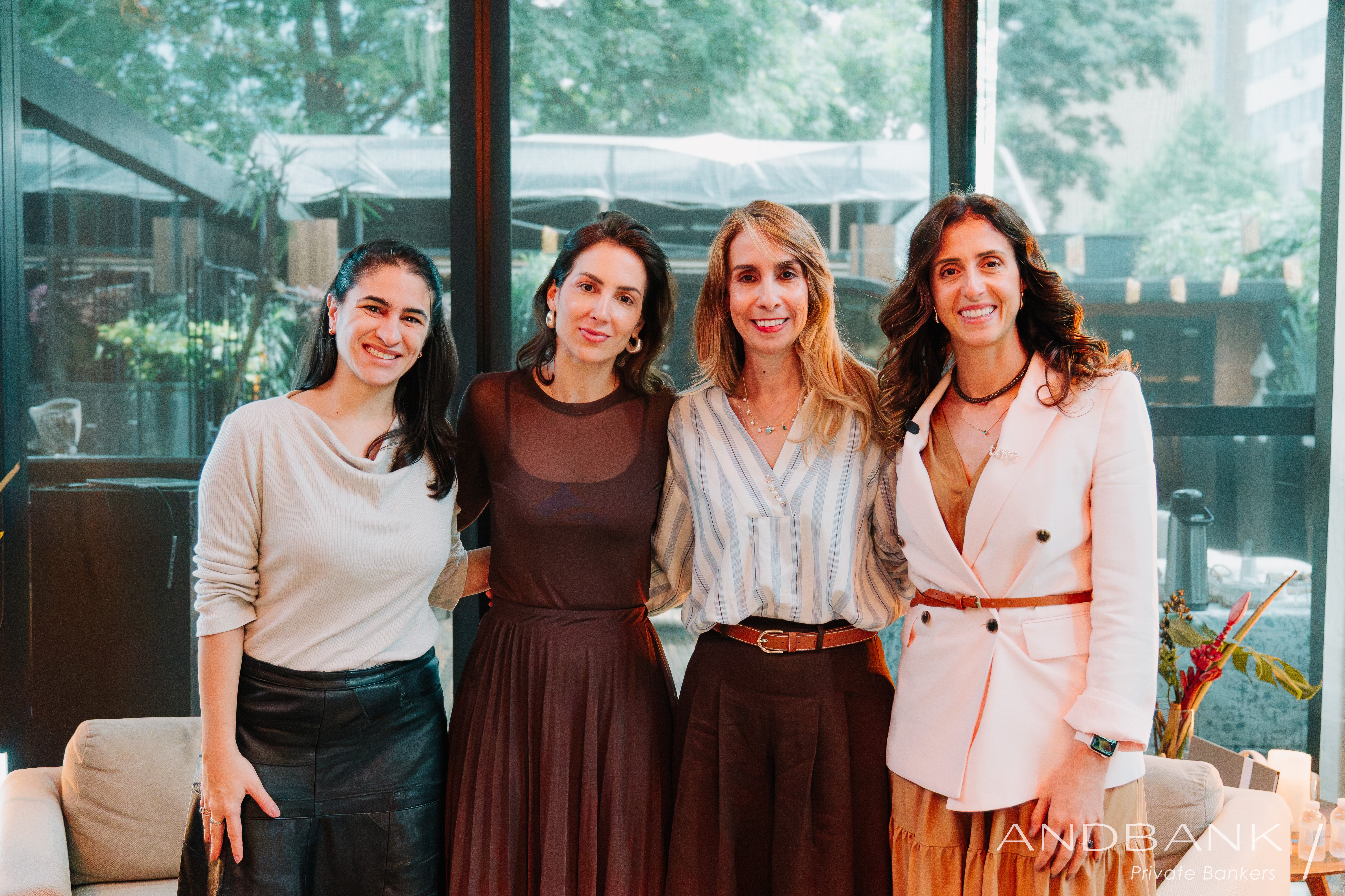 Longevidade feminina: como se planejar financeiramente para viver mais, segundo executivas
