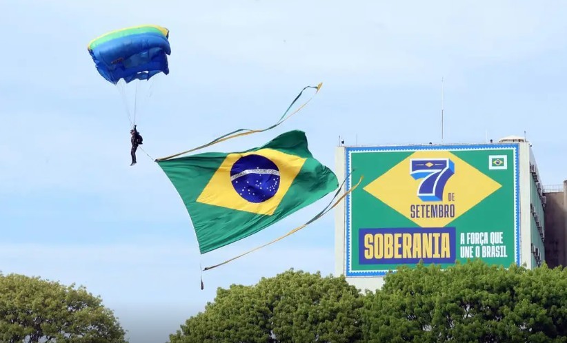 Temas de campanha, soberania e mulheres dão o tom no 7 de Setembro de Lula