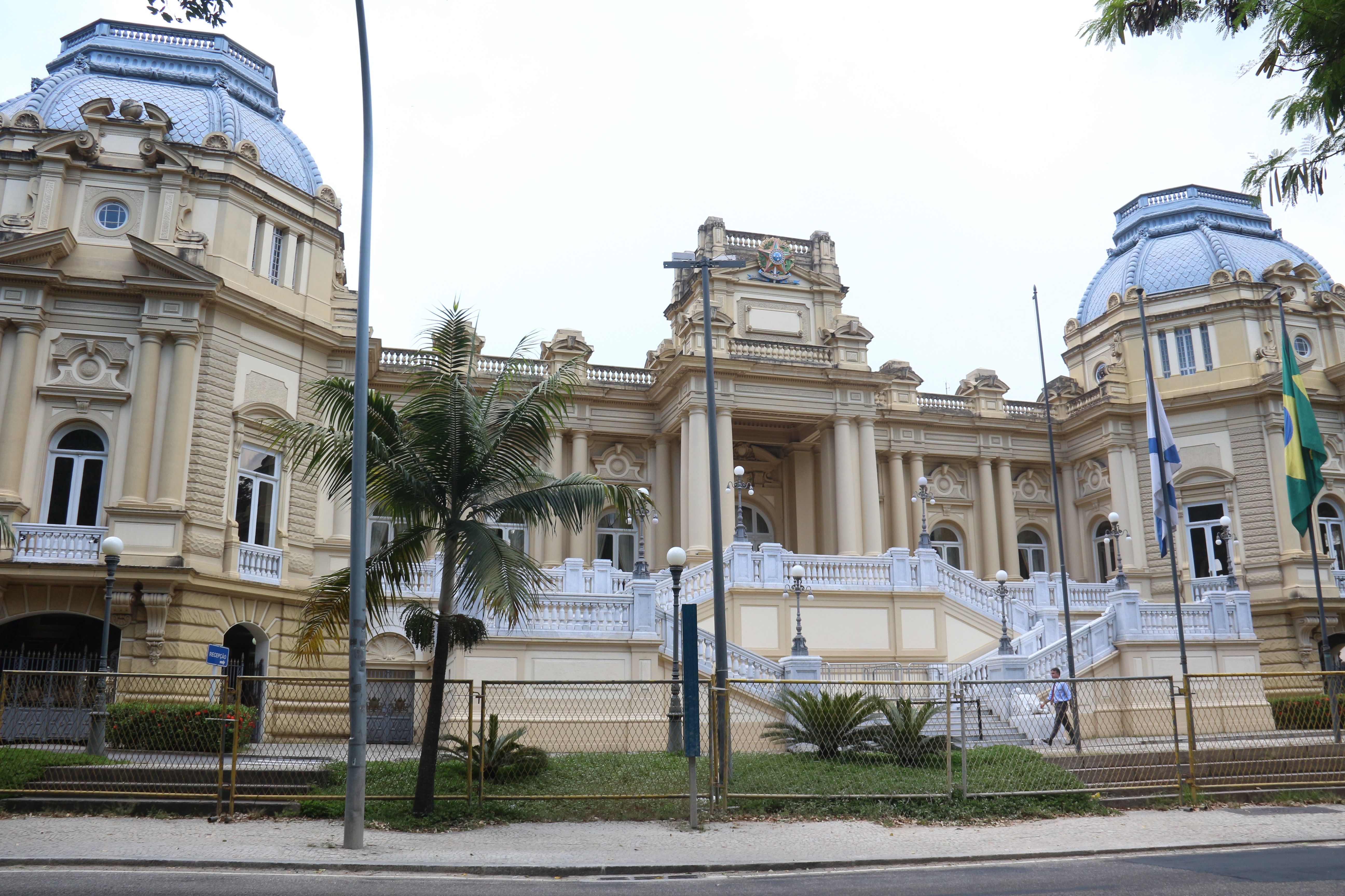 MP investiga multiplicação de comissionados na gestão Castro
