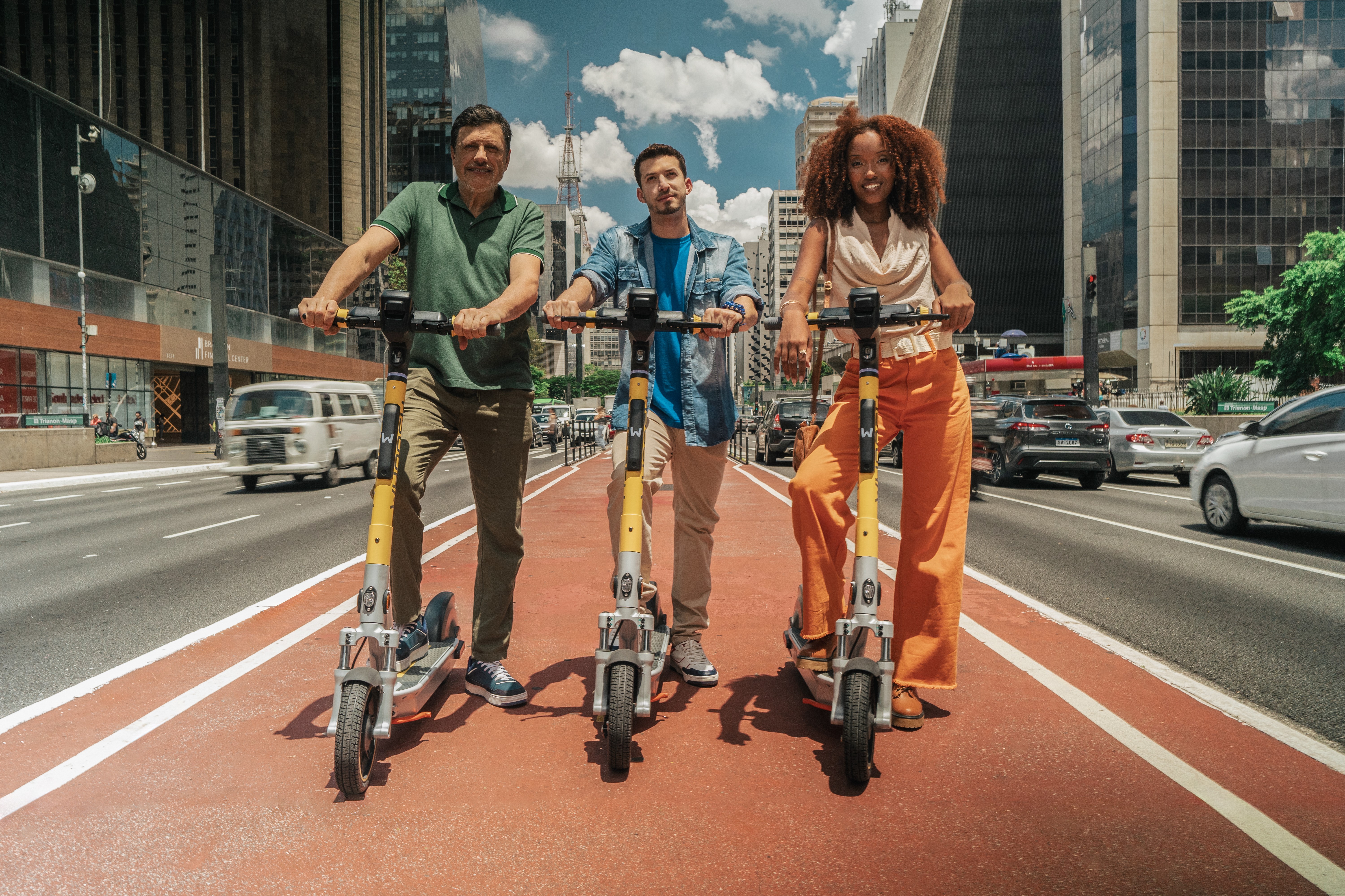 A empresa por trás dos patinetes amarelos que se espalham por São Paulo