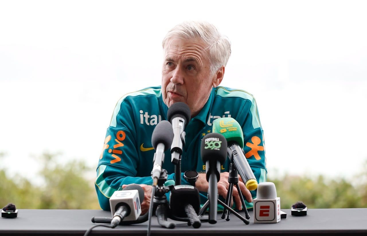 A opinião de Ancelotti sobre limite de estrangeiros no futebol brasileiro
