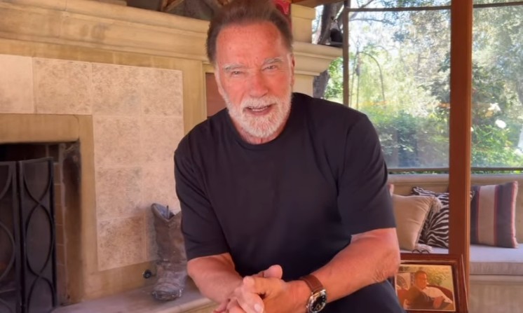 Arnold Schwarzenegger faz acordo inusitado para guardar lembrança de filme