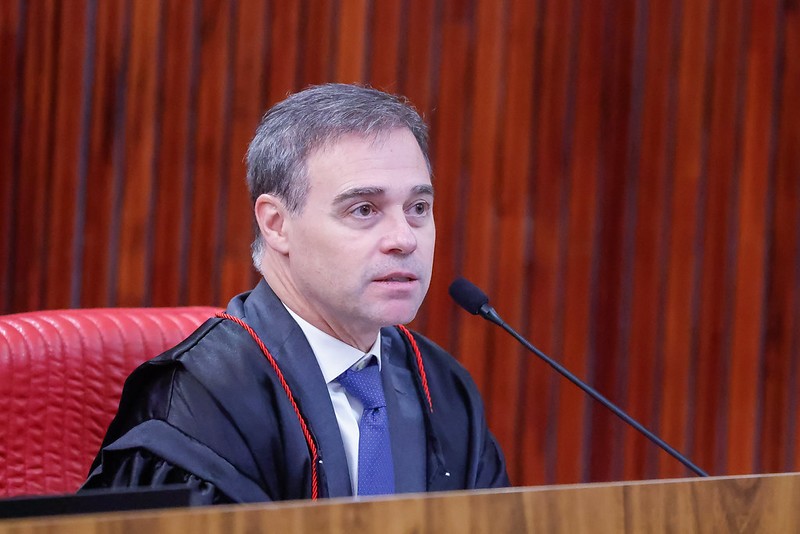 Mendonça manda excluir vídeo do PT que associava Flávio a suspeitos de crimes contra mulheres