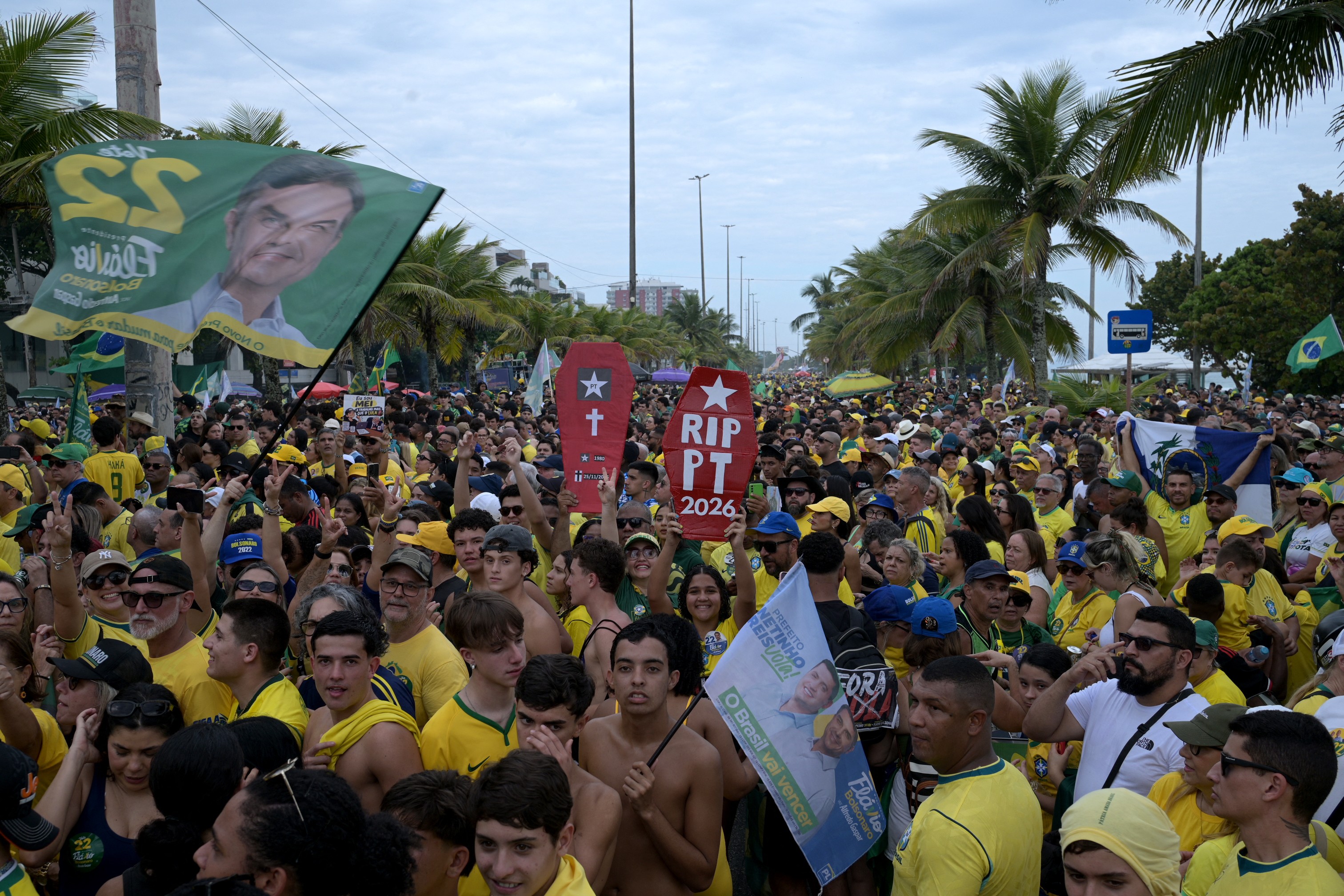 Flávio reúne apoiadores no Rio para último ato de campanha e fala em ‘jornada histórica’