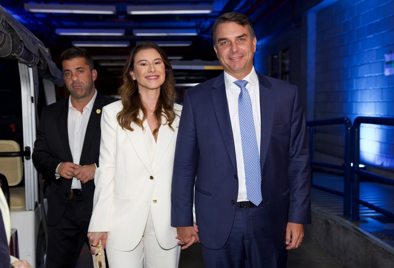 ‘Espero mostrar que nossas propostas são melhores’, diz Flávio ao chegar à Globo para debate