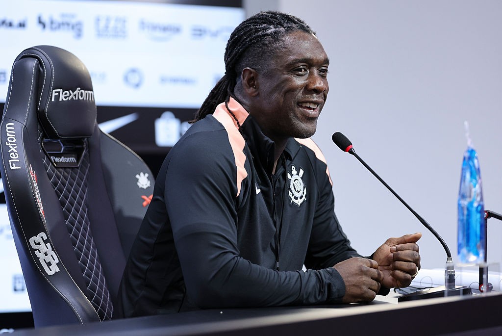 ‘Um leão ferido é perigoso’, diz Seedorf ao assumir o Corinthians