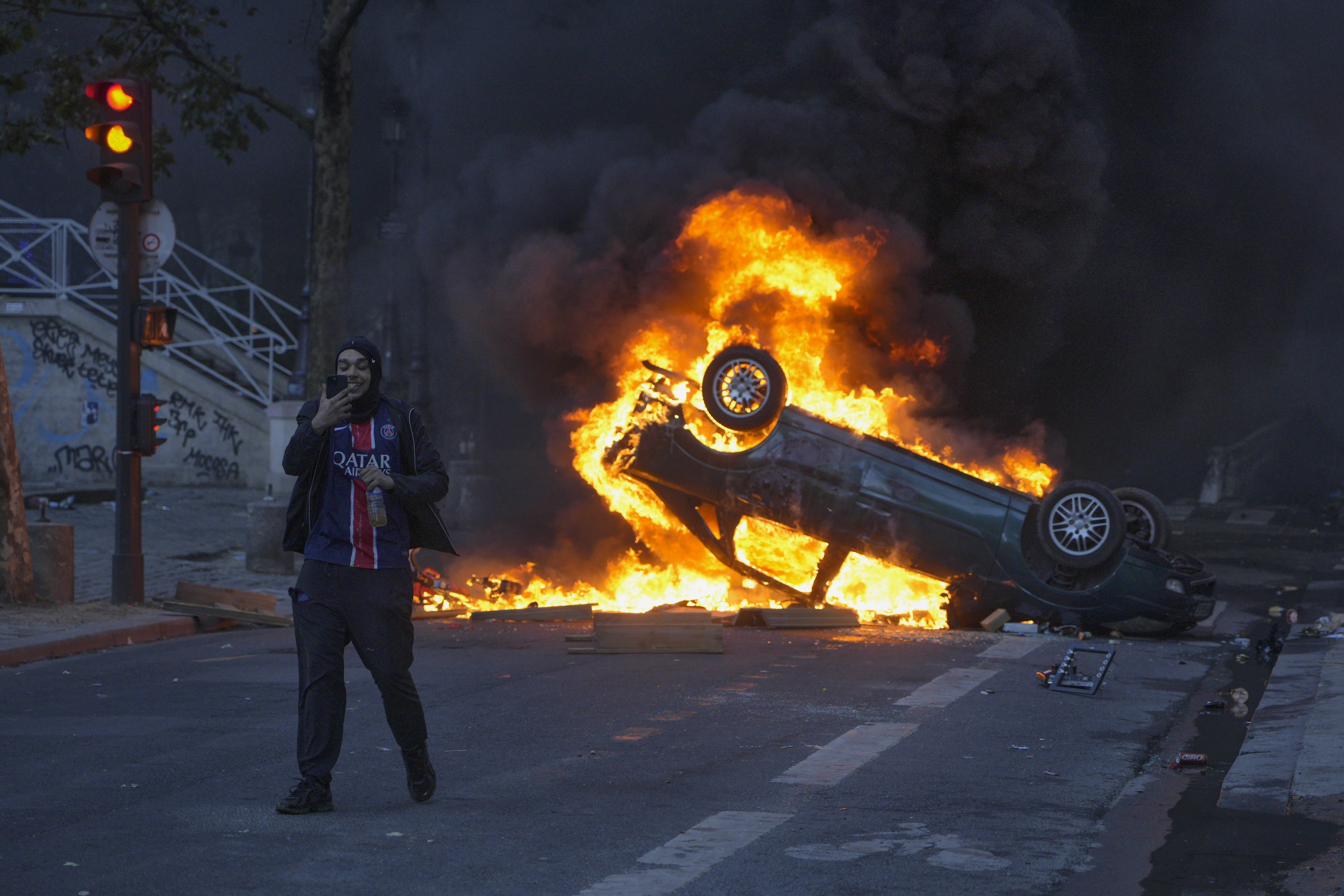 França mobiliza 70 mil policiais para nova onda de protestos no fim de semana