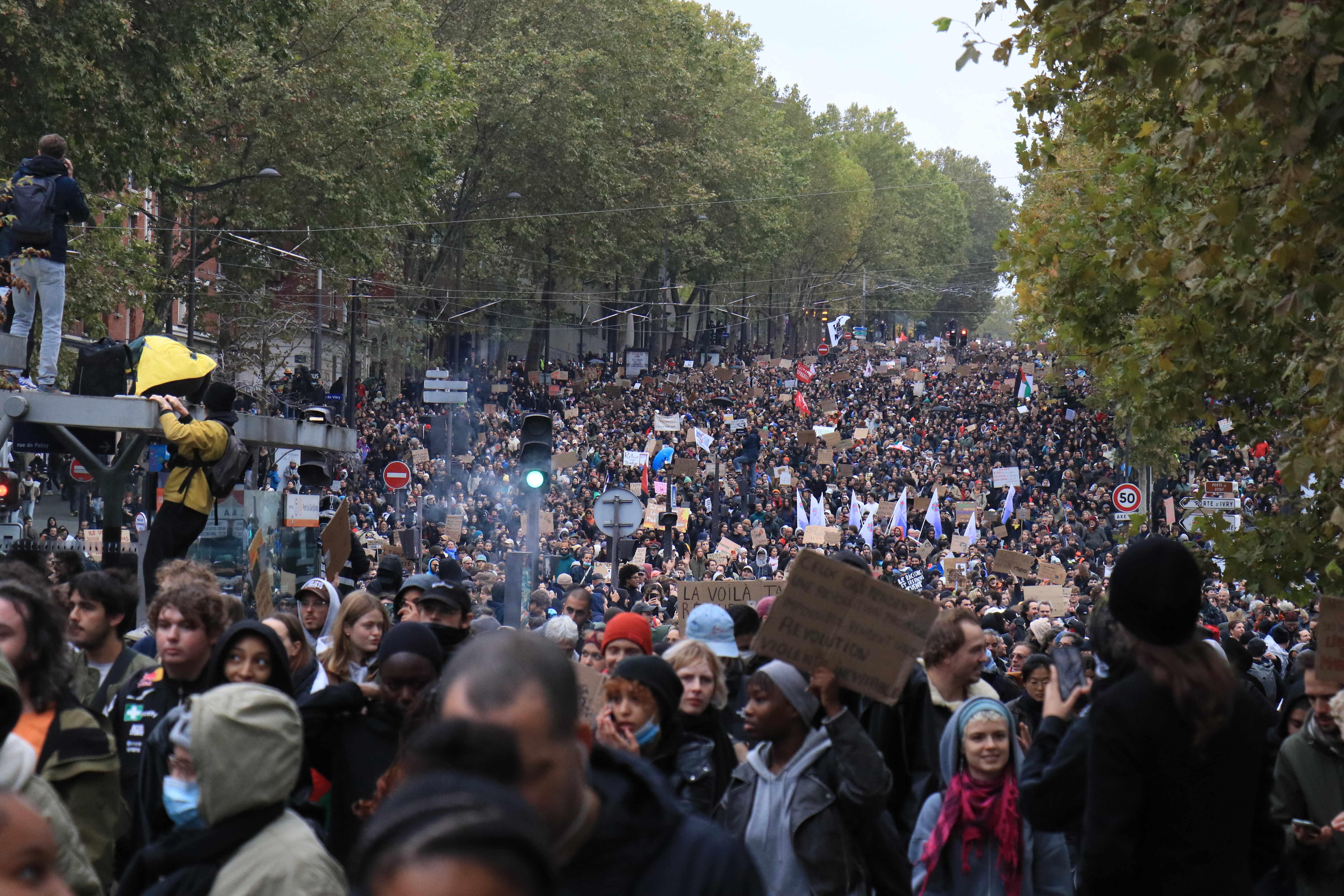 Protestos tomam as ruas de países europeus neste sábado; entenda as reivindicações