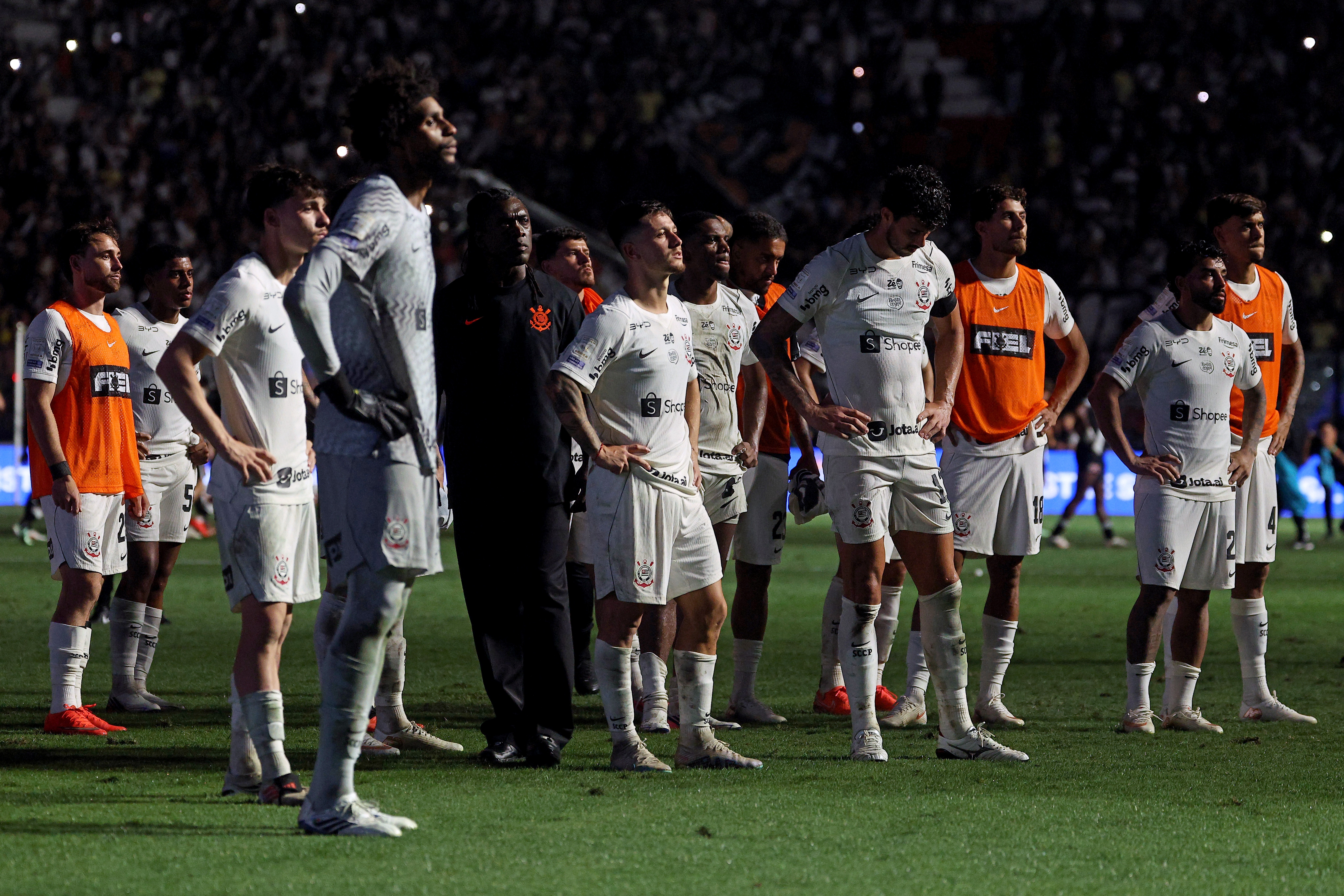 Os riscos atualizados de rebaixamento no Brasileirão: Corinthians chega a 60%