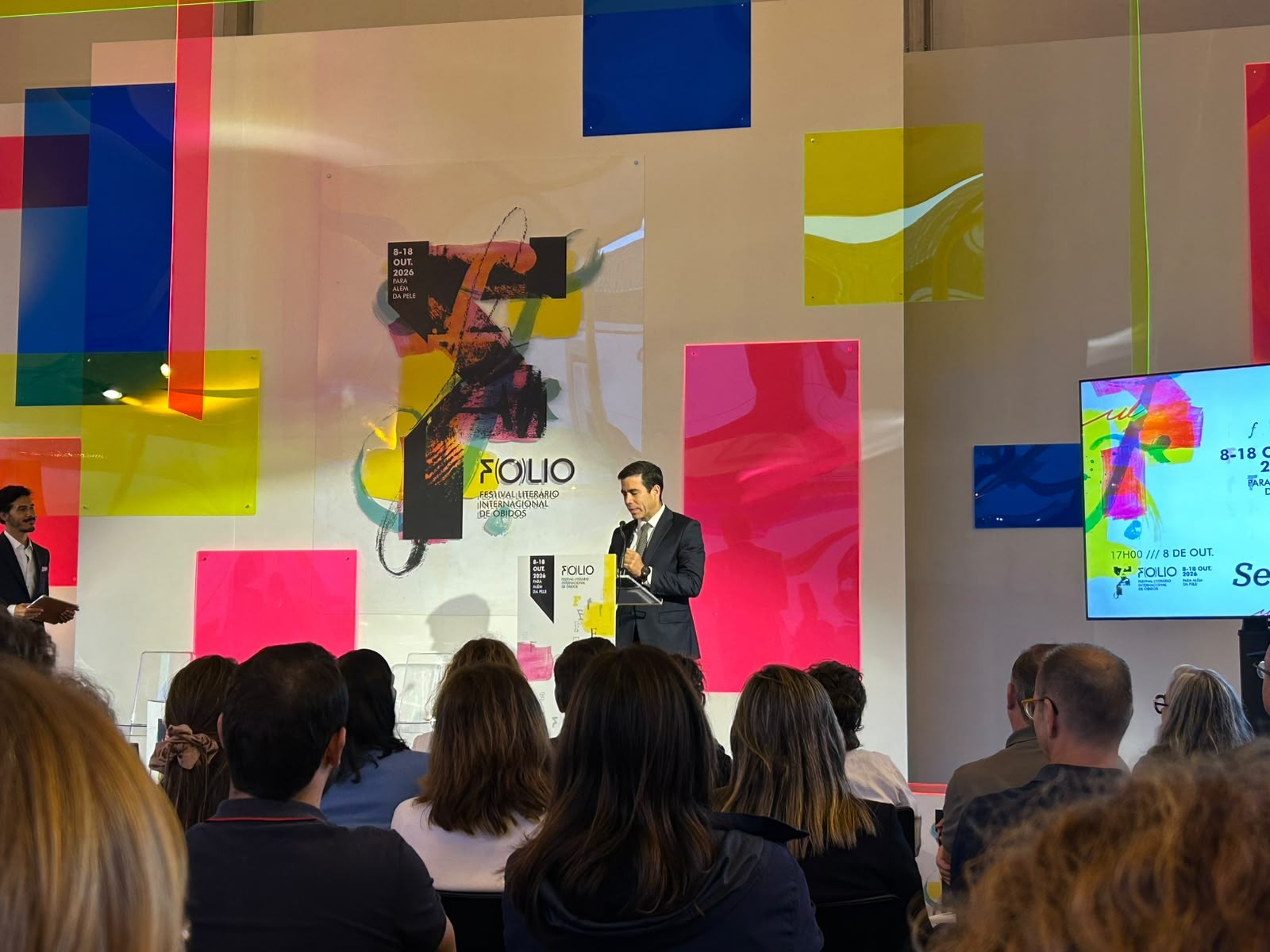 Ministro de Portugal faz alerta sobre IA na abertura de evento literário