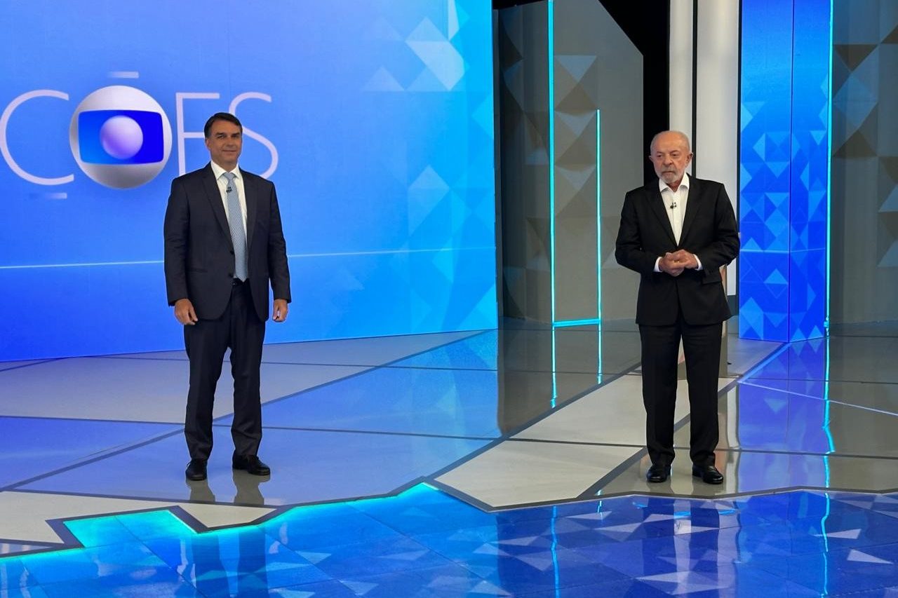 Crise de falta de oxigênio em Manaus volta no debate entre Lula e Flávio