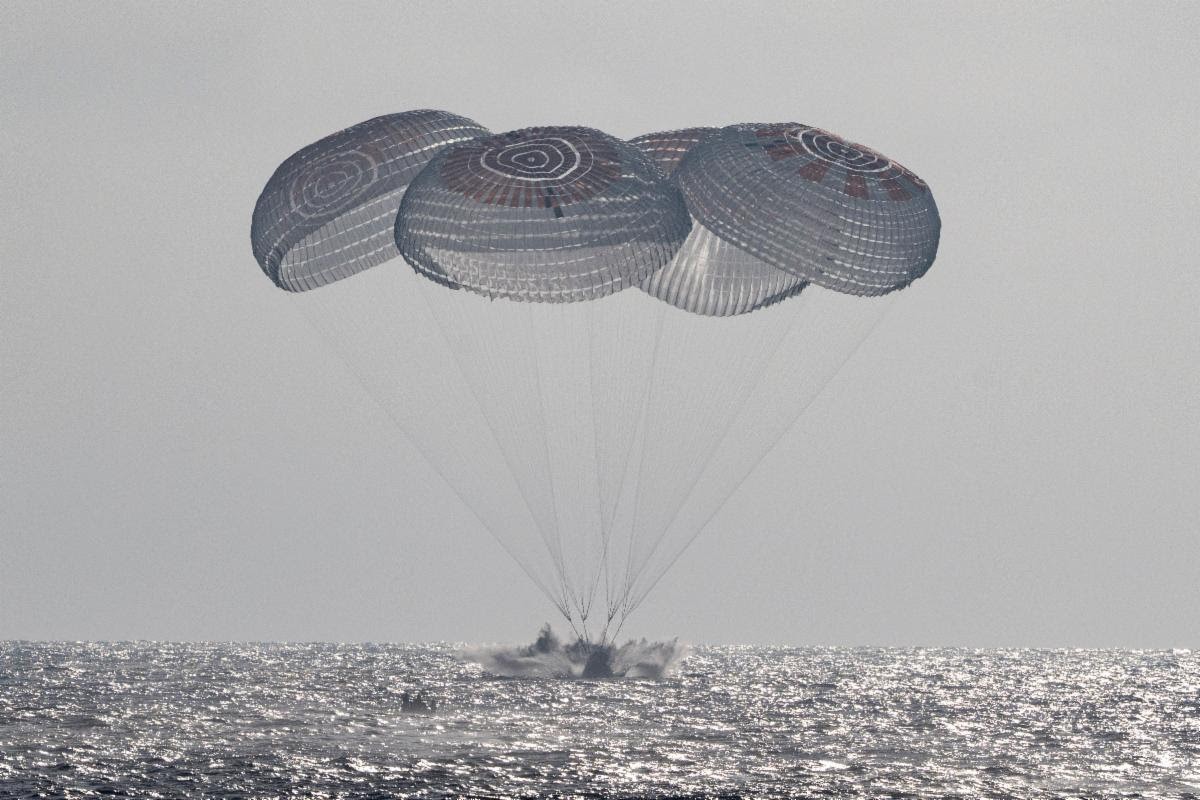 Astronautas da Crew-12 retornam à Terra após mais de sete meses em órbita